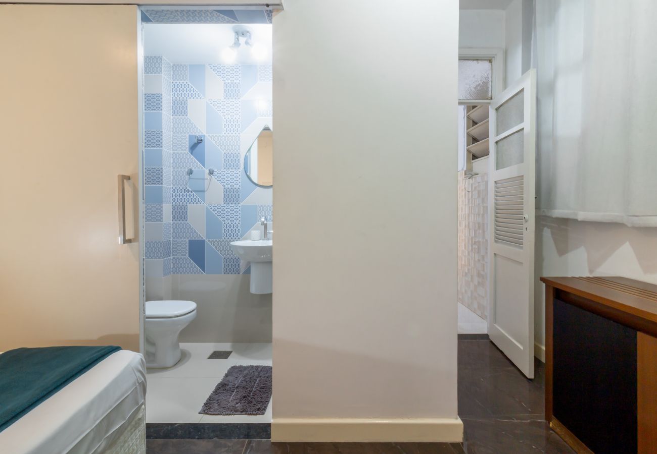 Apartment in Rio de Janeiro - Apartamento em Copacabana a 4 minutos da praia | SF704 