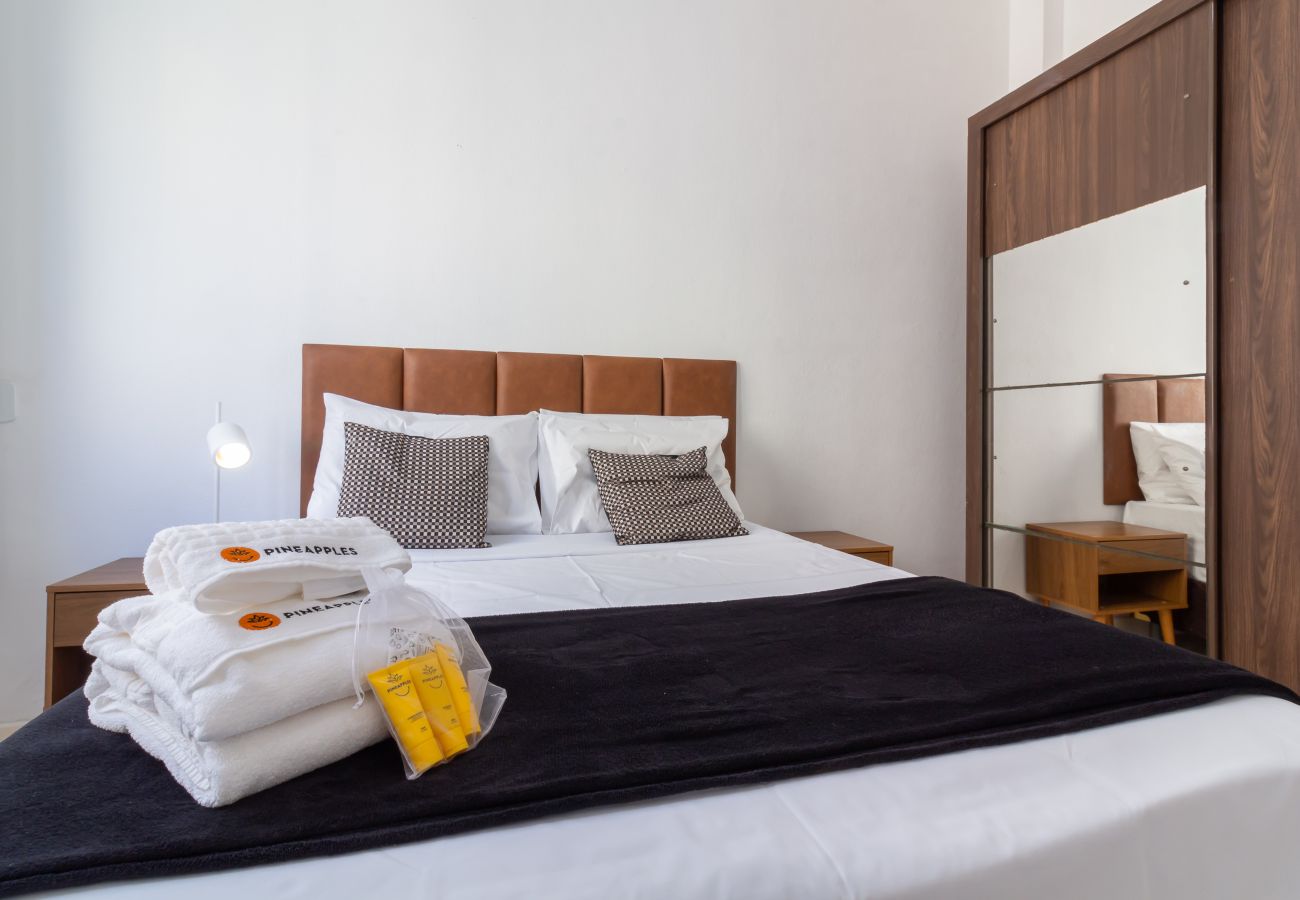 Apartment in Rio de Janeiro - Apartamento em Copacabana a 4 minutos da praia | SF704 