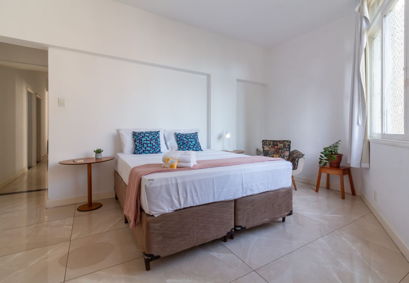 Apartment in Rio de Janeiro - Apartamento em Copacabana a 4 minutos da praia | SF704 