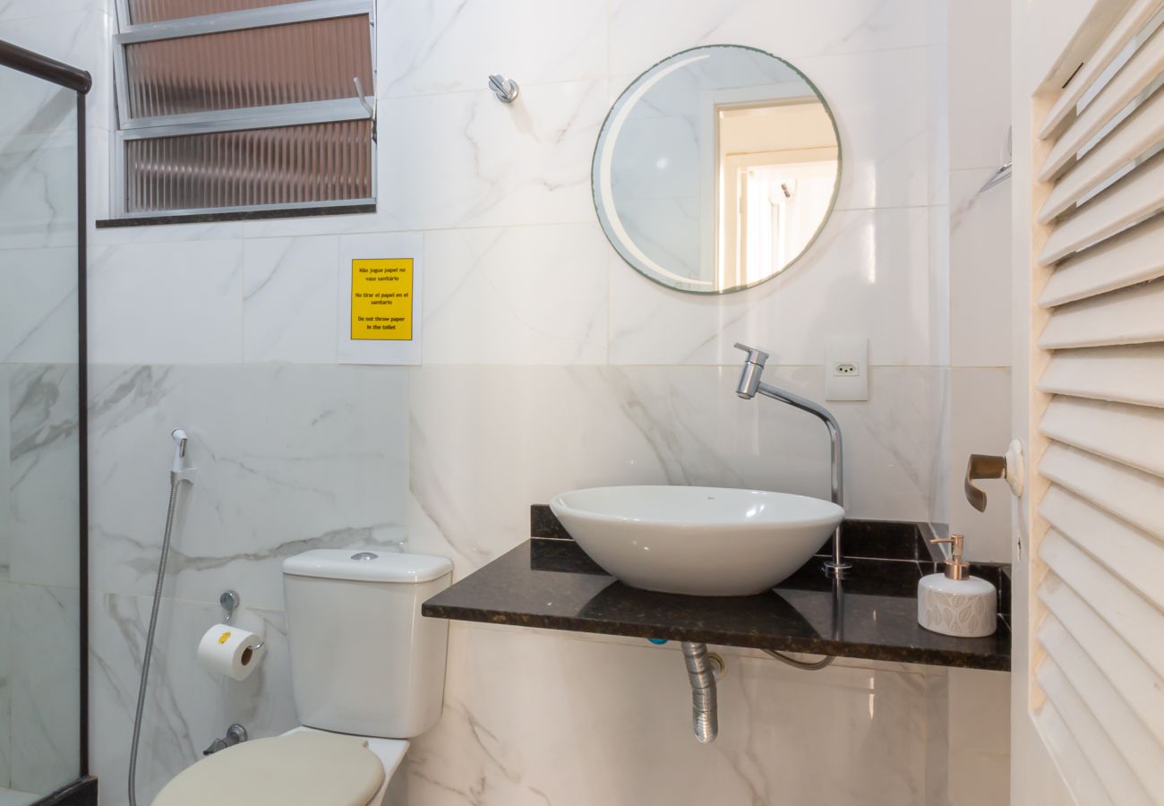 Apartment in Rio de Janeiro - Apartamento em Copacabana a 4 minutos da praia | SF704 