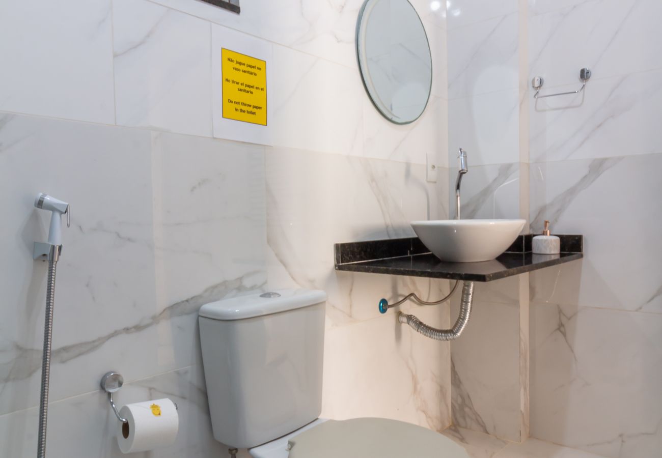 Apartment in Rio de Janeiro - Apartamento em Copacabana a 4 minutos da praia | SF704 