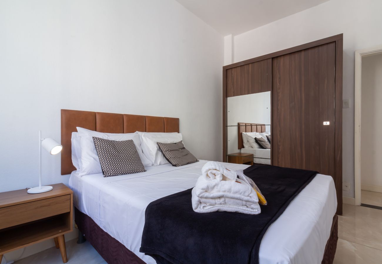 Apartment in Rio de Janeiro - Apartamento em Copacabana a 4 minutos da praia | SF704 