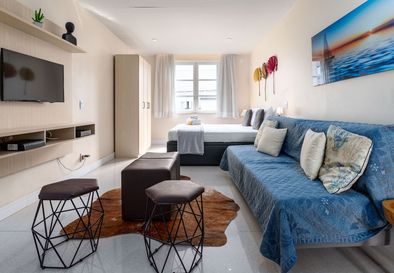 Apartment in Rio de Janeiro - 6 minutos da praia de Ipanema e próximo do metrô | J801