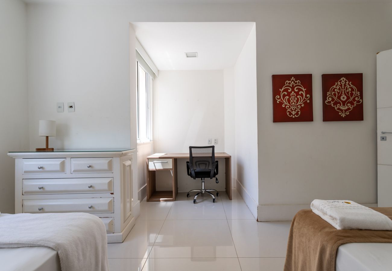 Apartment in Rio de Janeiro - 2 minutos da praia de Copacabana | SL1001