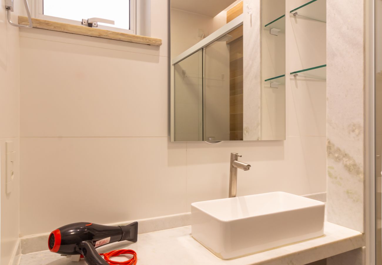 Apartment in Rio de Janeiro - 10 minutos da praia de Ipanema | AC402