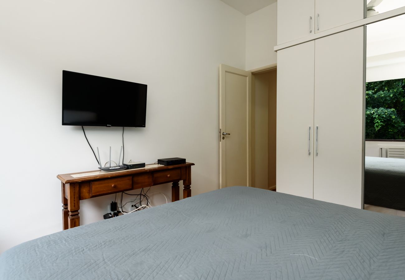 Apartment in Rio de Janeiro - Sossego em Copa | Vista arborizada | BR1009