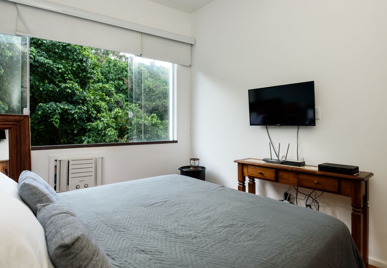 Apartment in Rio de Janeiro - Sossego em Copa | Vista arborizada | BR1009
