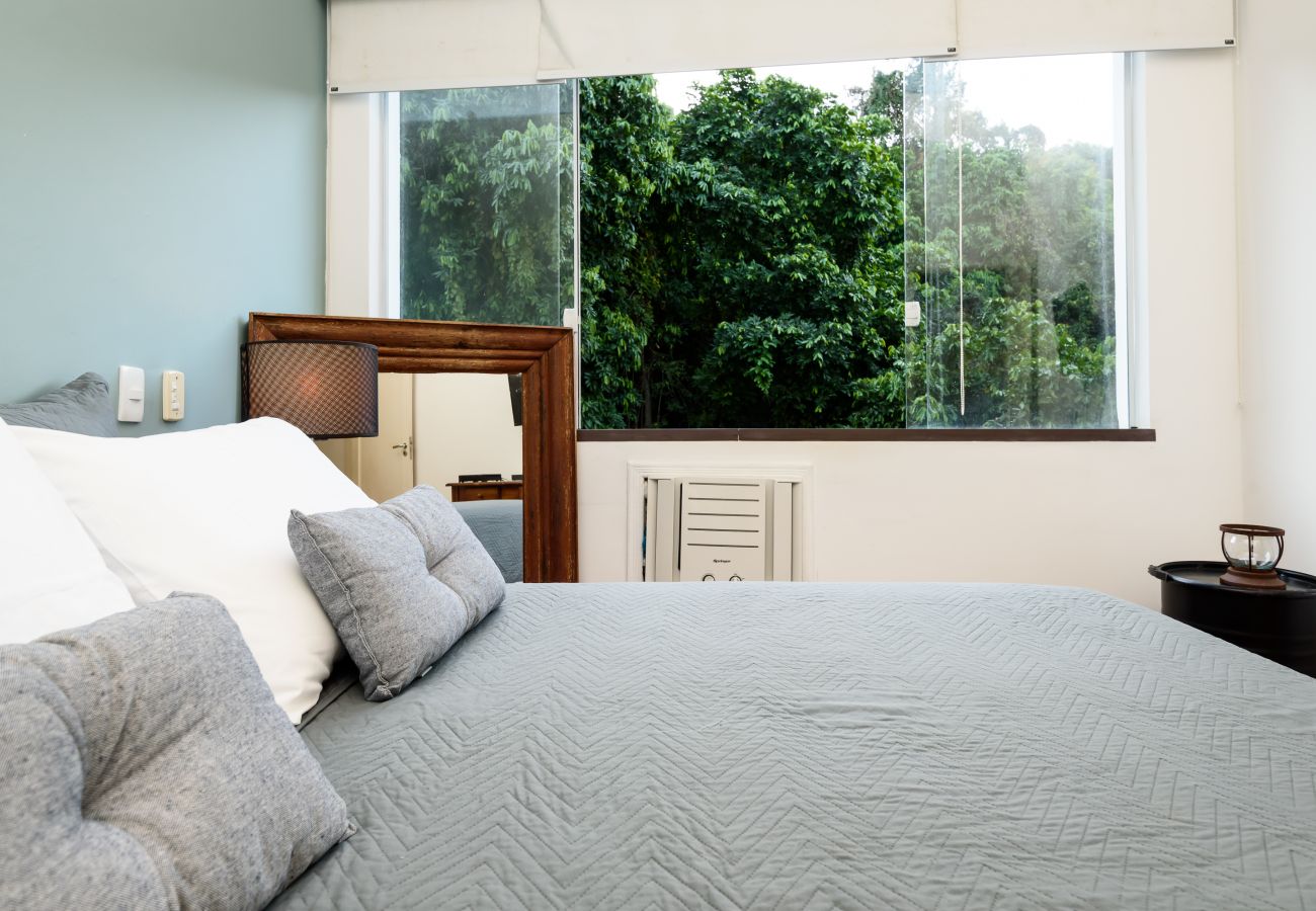 Apartment in Rio de Janeiro - Sossego em Copa | Vista arborizada | BR1009