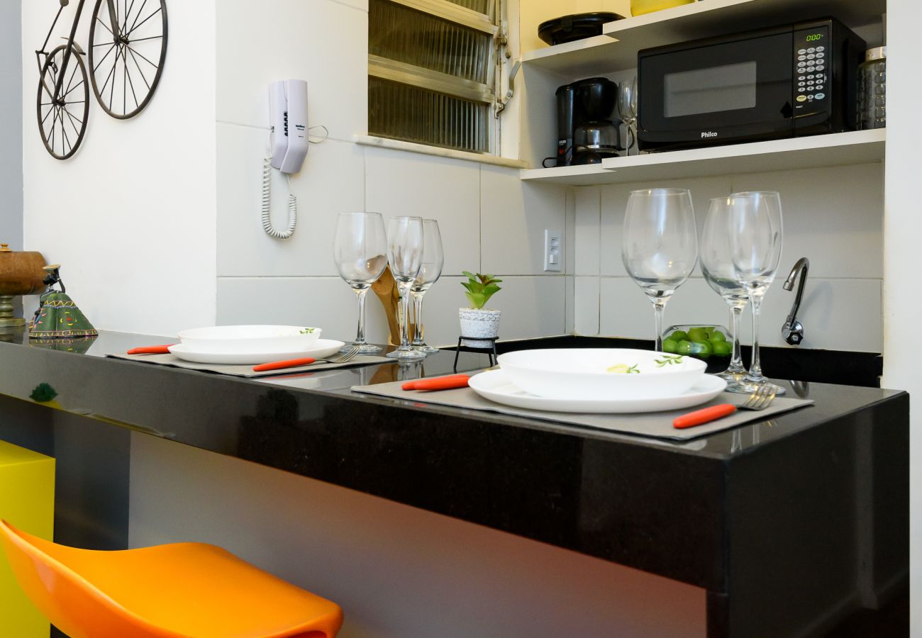 Apartment in Rio de Janeiro - Sossego em Copa | Vista arborizada | BR1009