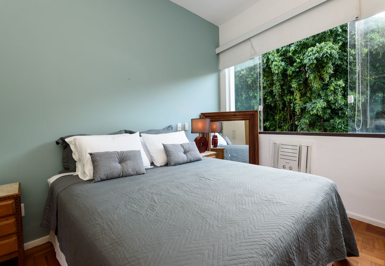 Apartment in Rio de Janeiro - Sossego em Copa | Vista arborizada | BR1009