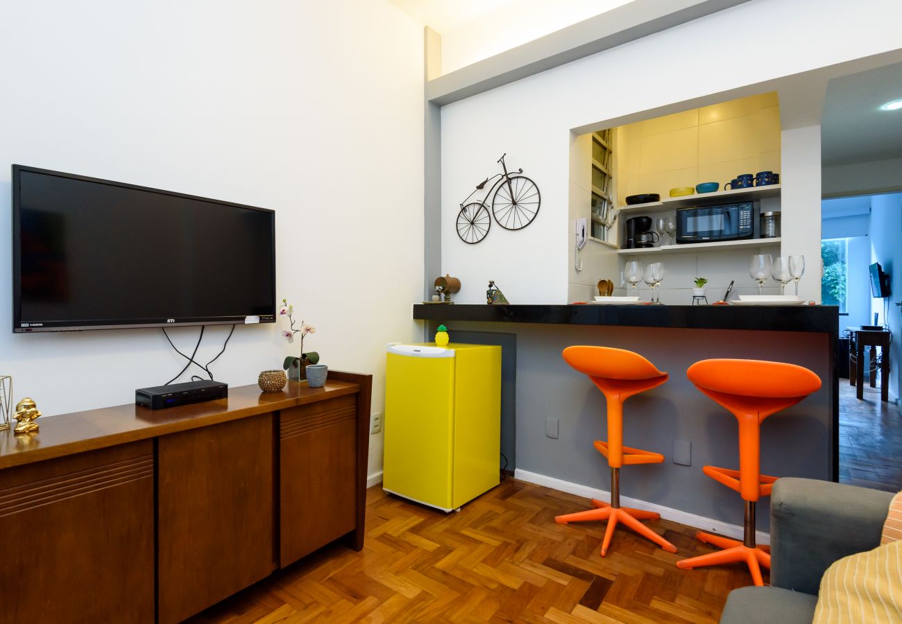 Apartment in Rio de Janeiro - Sossego em Copa | Vista arborizada | BR1009