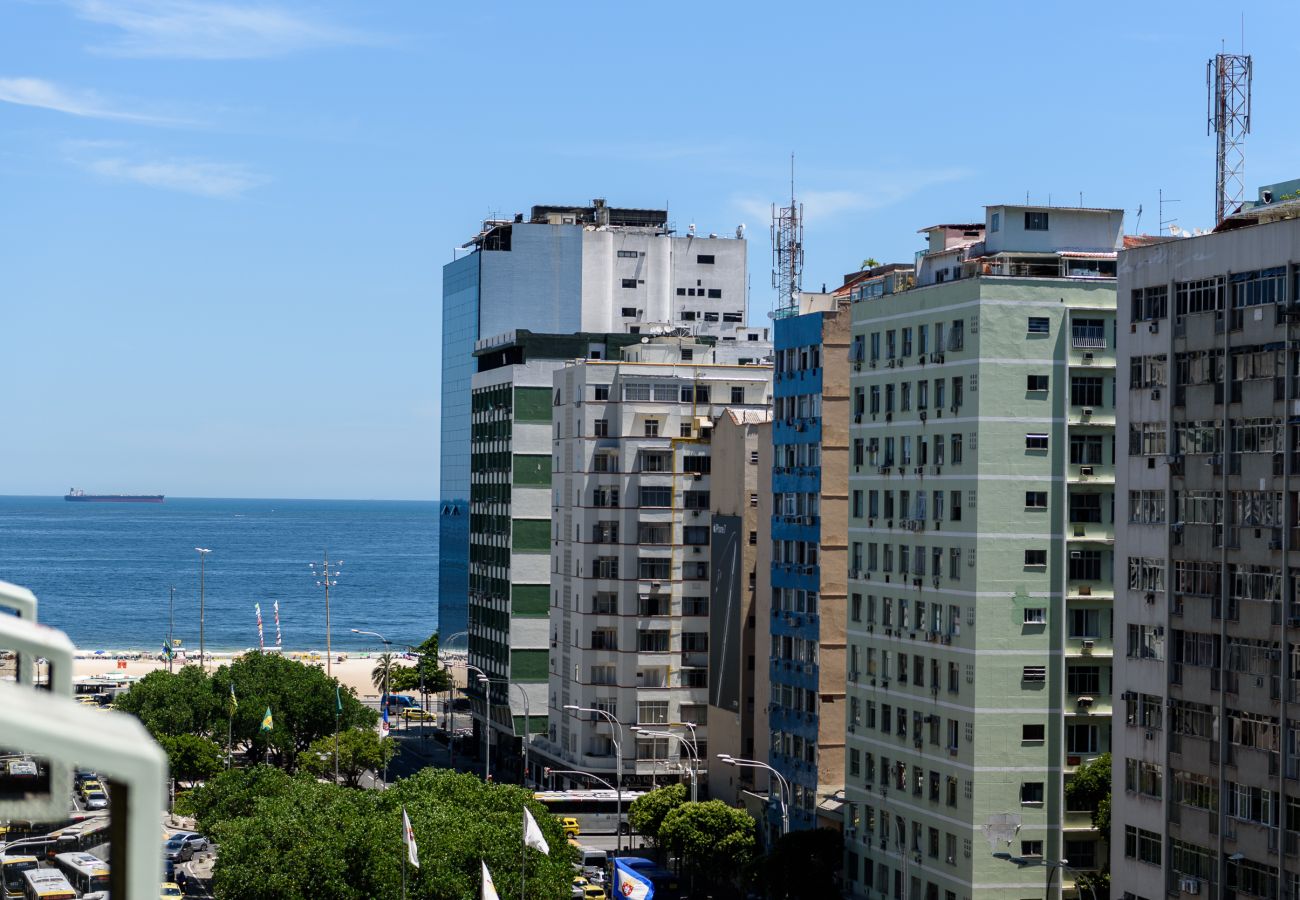 Apartment in Rio de Janeiro - 450 metros da praia do Leme | PI903