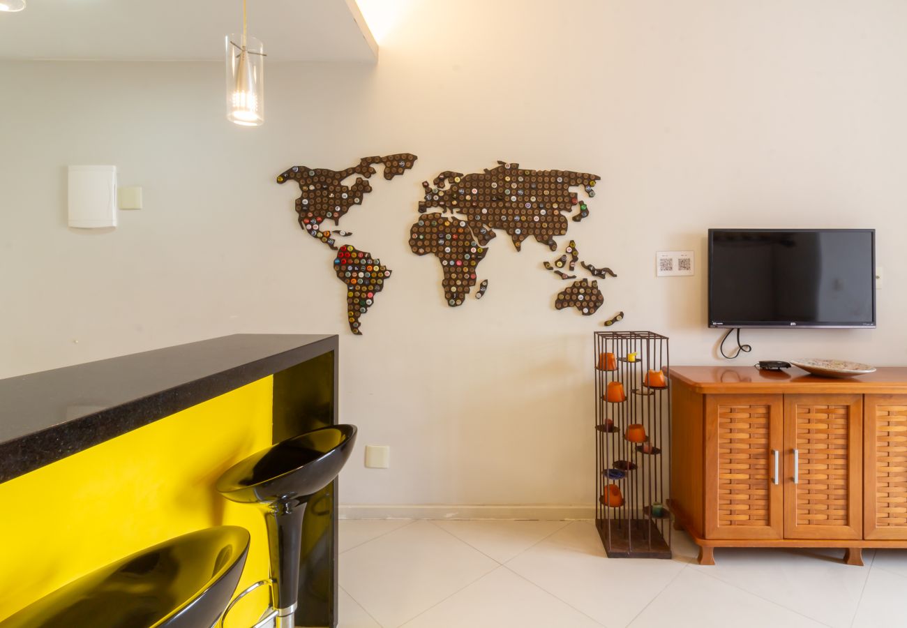 Apartment in Rio de Janeiro - 450 metros da praia do Leme | PI401