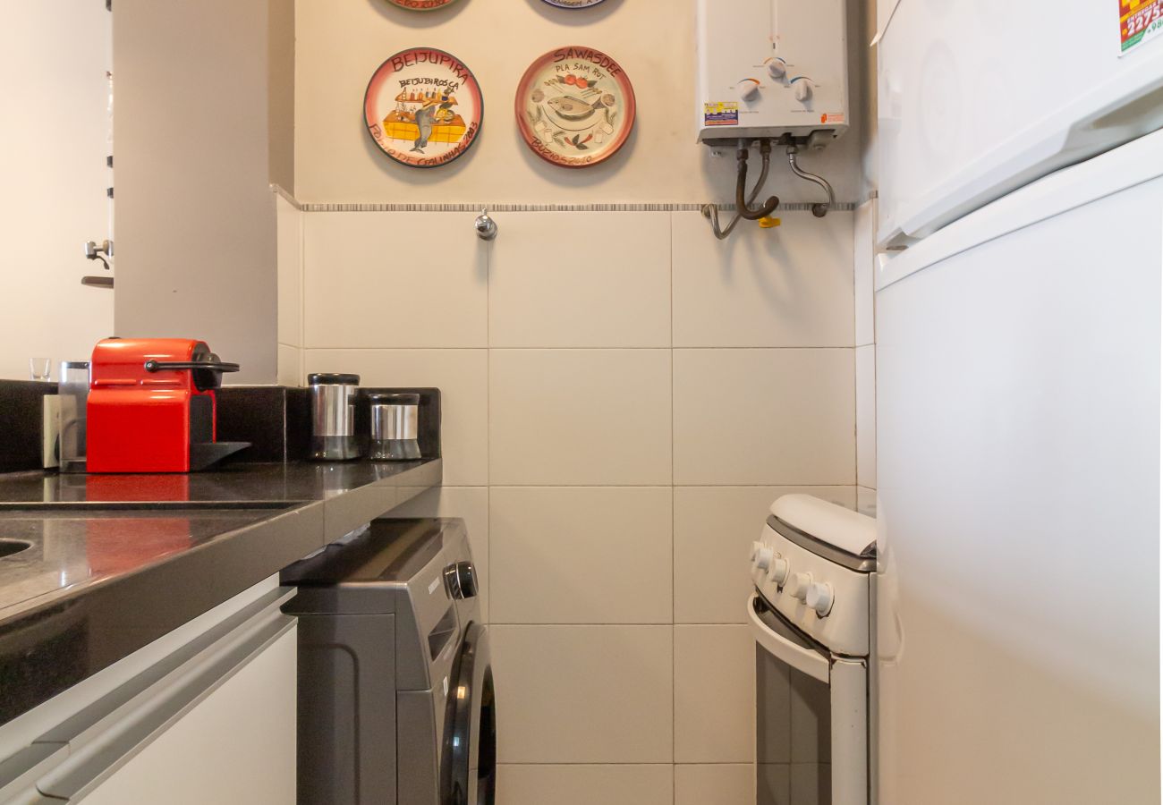 Apartment in Rio de Janeiro - 450 metros da praia do Leme | PI401