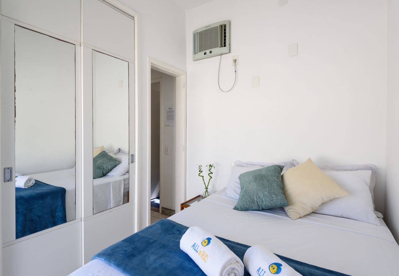Apartment in Rio de Janeiro - Cobertura em Ipanema |Vista p/ o Cristo| MQC502 