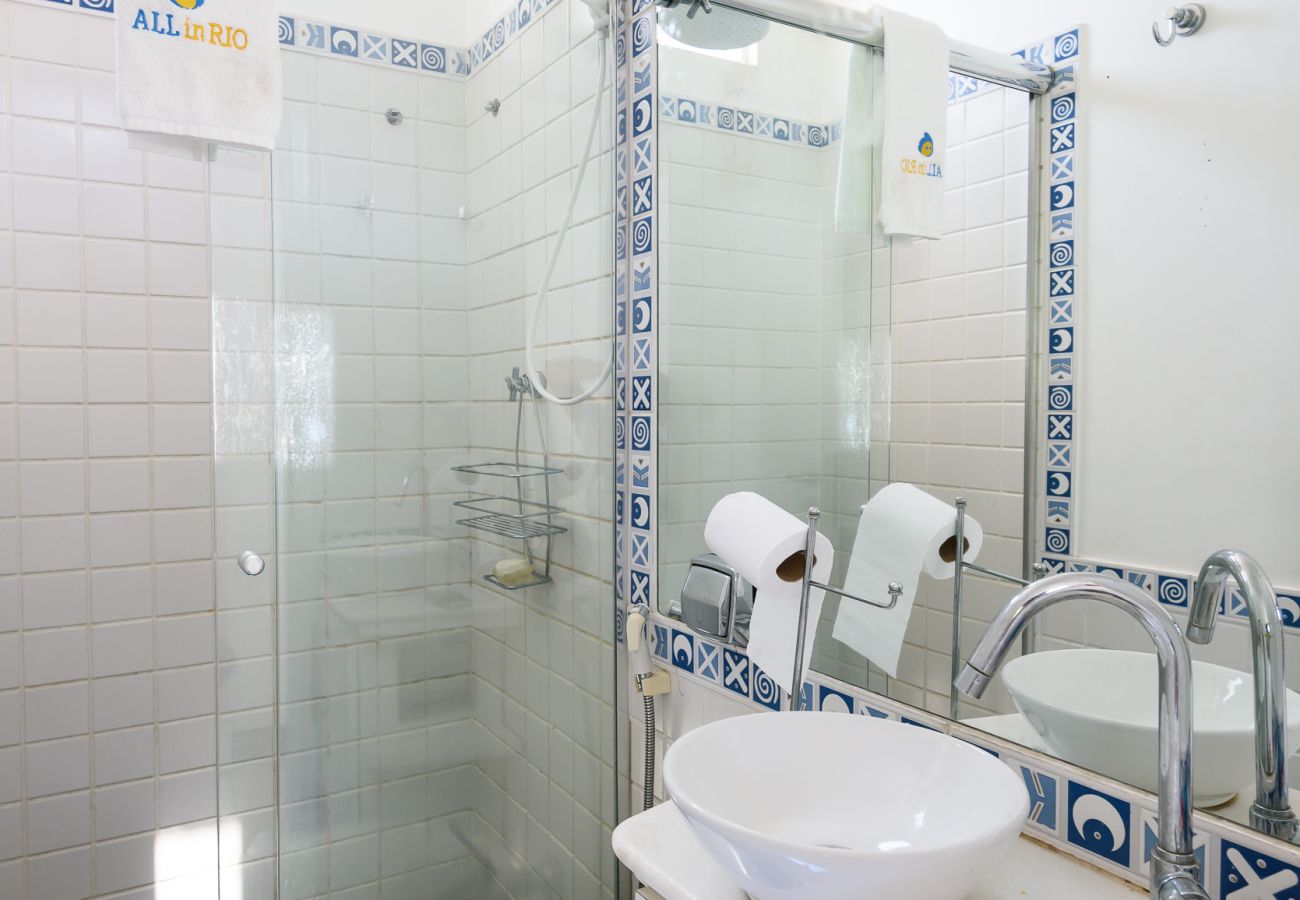Apartment in Rio de Janeiro - Cobertura em Ipanema |Vista p/ o Cristo| MQC502 