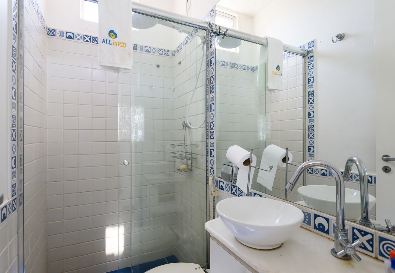 Apartment in Rio de Janeiro - Cobertura em Ipanema |Vista p/ o Cristo| MQC502 