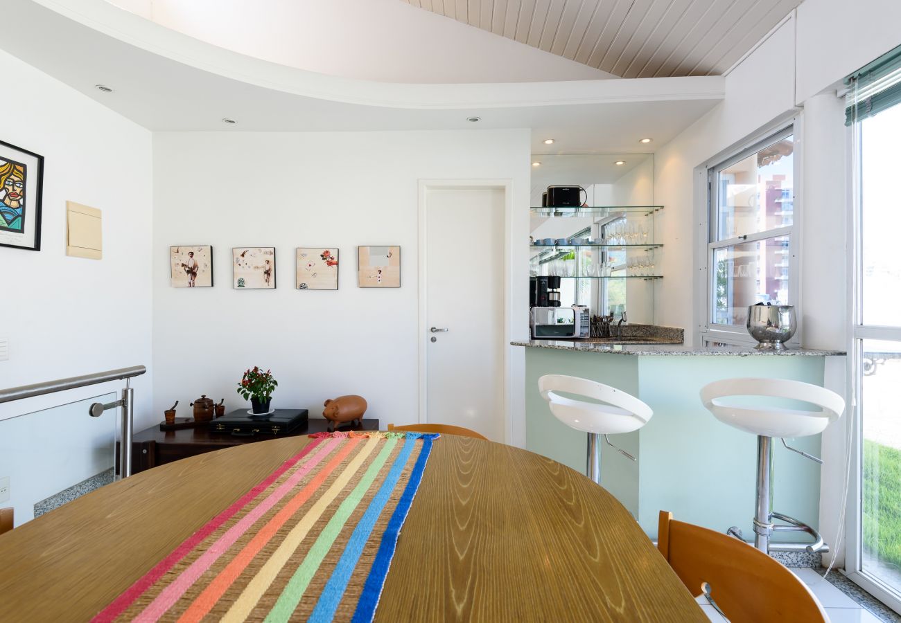 Apartment in Rio de Janeiro - Cobertura em Ipanema |Vista p/ o Cristo| MQC502 
