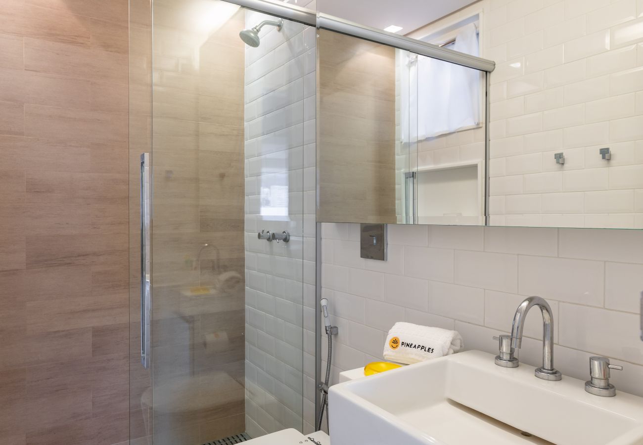 Apartment in Rio de Janeiro - Belo no Leblon |Vista p/ Morro 2 irmãos| GUC6 ZN1