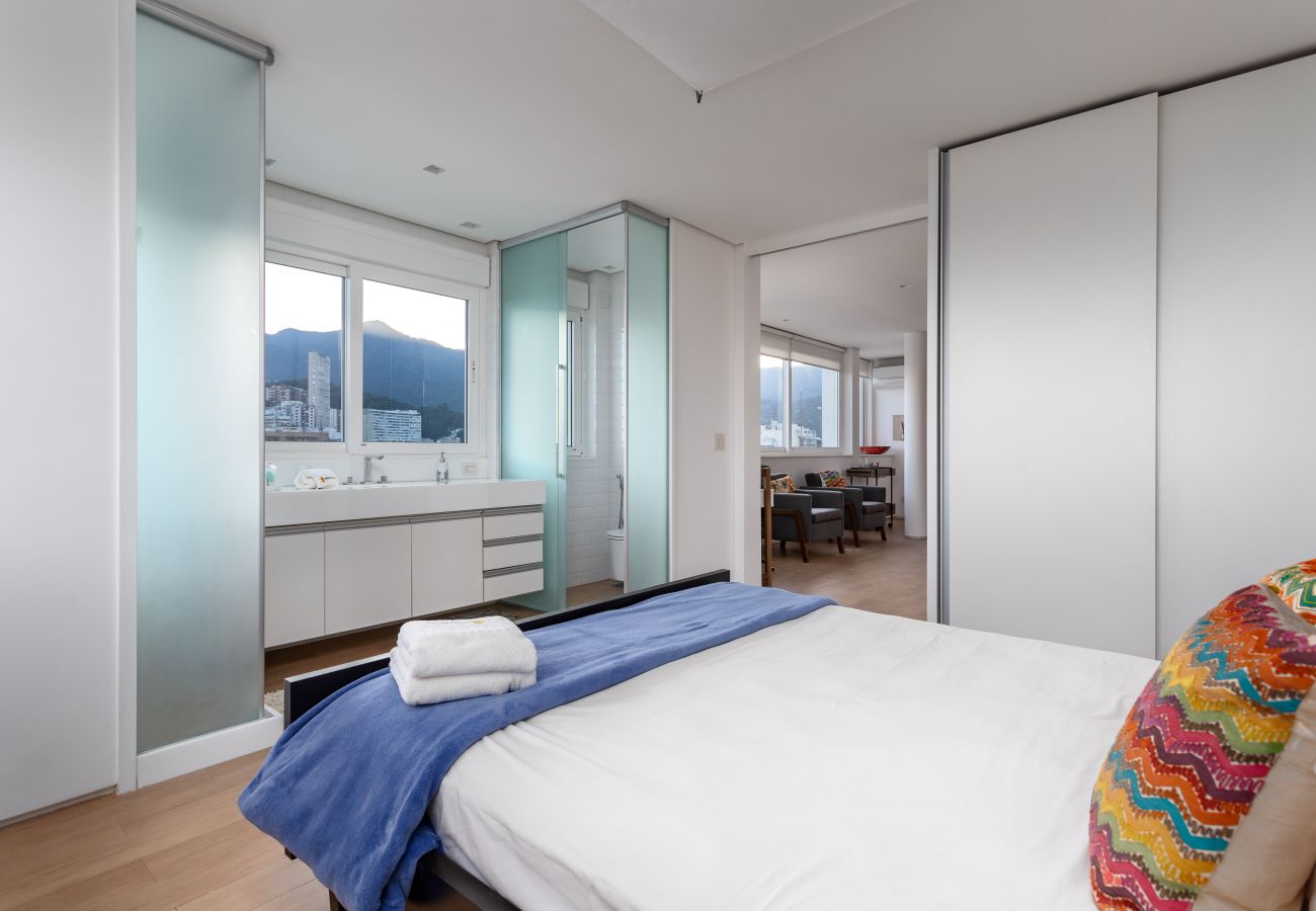 Apartment in Rio de Janeiro - Belo no Leblon |Vista p/ Morro 2 irmãos| GUC6 ZN1