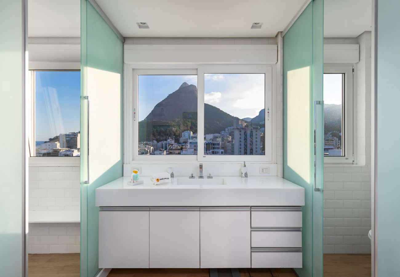 Apartment in Rio de Janeiro - Belo no Leblon |Vista p/ Morro 2 irmãos| GUC6 ZN1