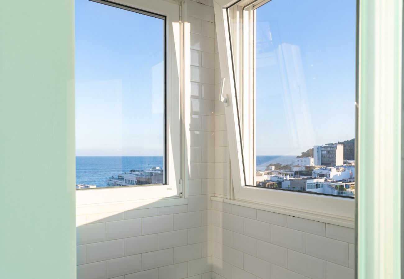 Apartment in Rio de Janeiro - Belo no Leblon |Vista p/ Morro 2 irmãos| GUC6 ZN1