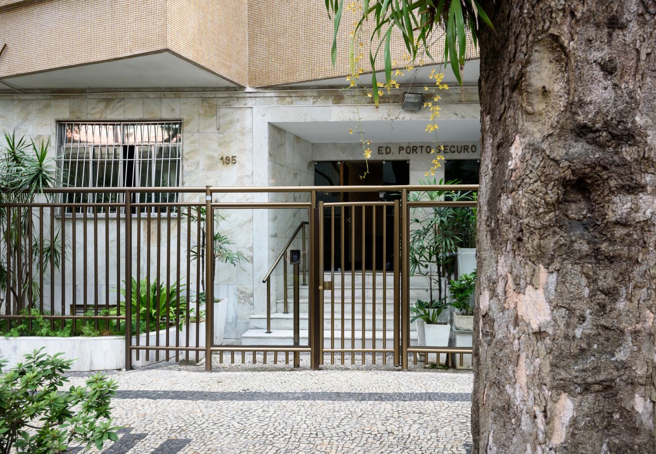 Apartment in Rio de Janeiro - Iluminado em Copacabana |Paisagem leve| BC706 