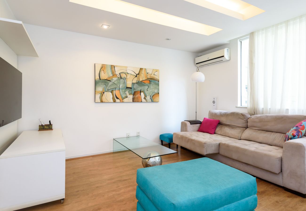 Apartment in Rio de Janeiro - Iluminado em Copacabana |Paisagem leve| BC706 