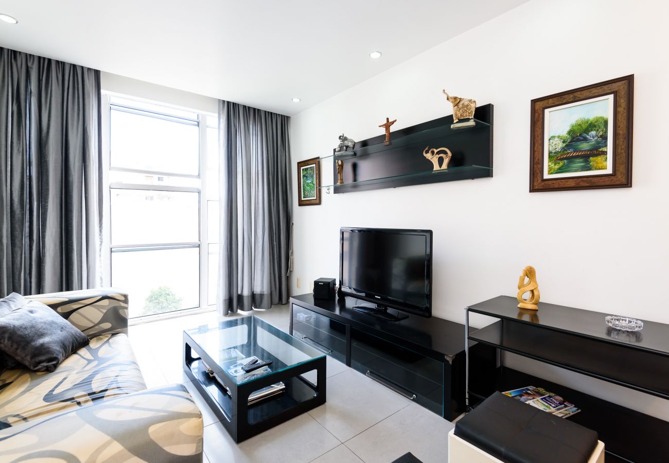 Apartment in Rio de Janeiro - Excelente em Ipanema |Ambiente familiar| BT101 