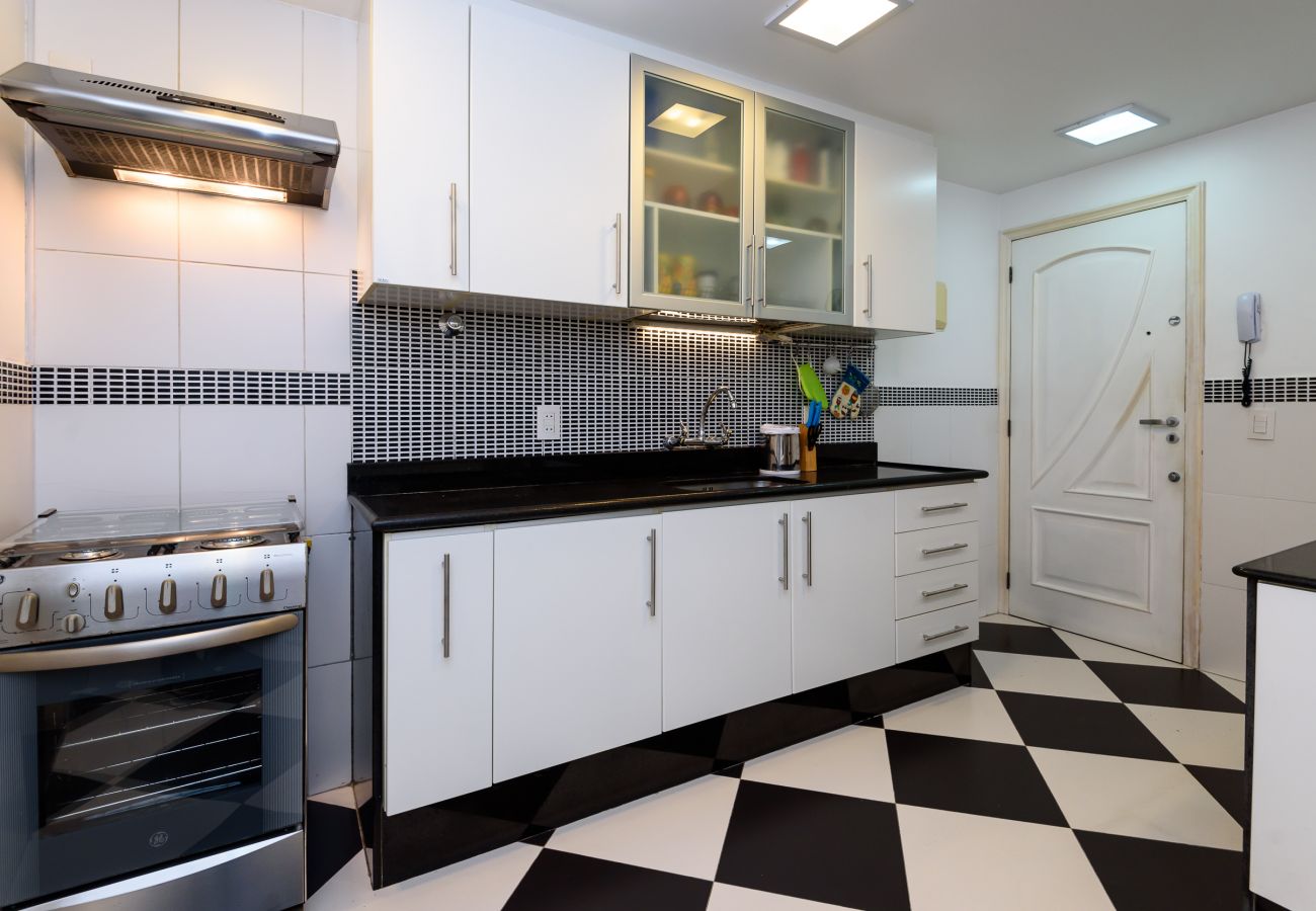 Apartment in Rio de Janeiro - Excelente em Ipanema |Ambiente familiar| BT101 