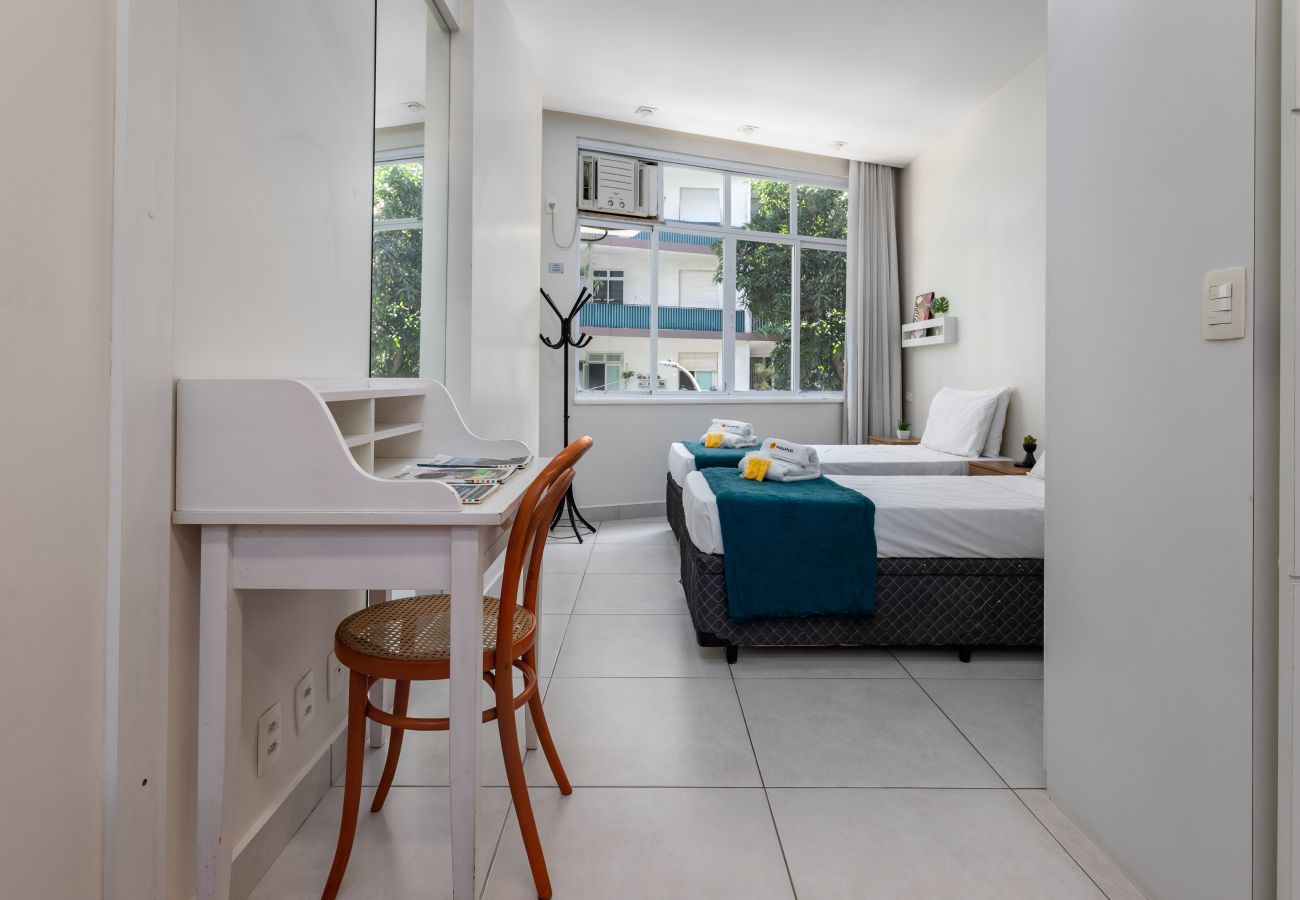 Apartment in Rio de Janeiro - 3 minutos da praia de Copacabana | DF219