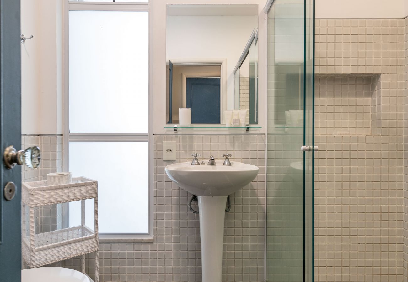 Apartment in Rio de Janeiro - Refúgio literário, próximo ao Arpoador | FCO501