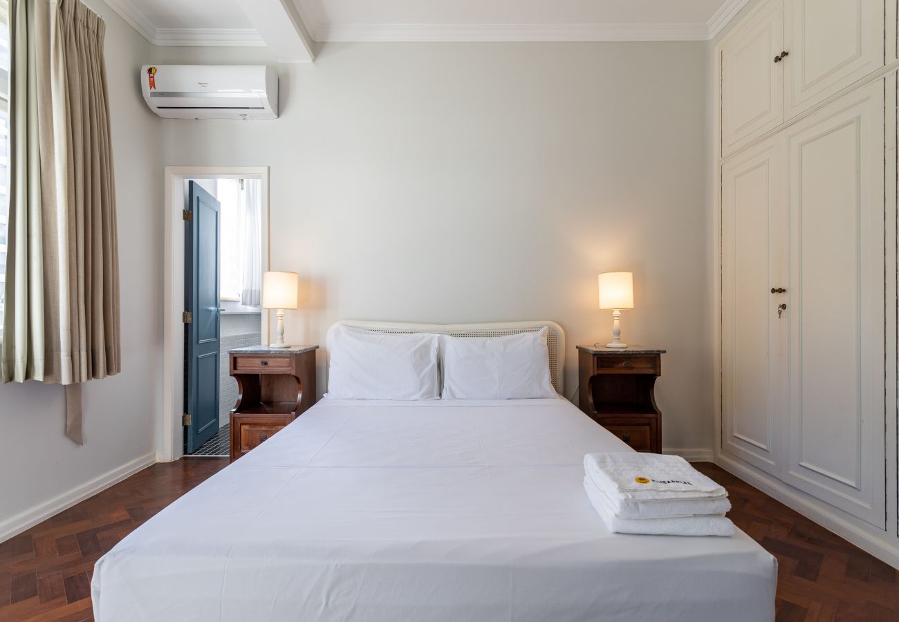 Apartment in Rio de Janeiro - Refúgio literário, próximo ao Arpoador | FCO501