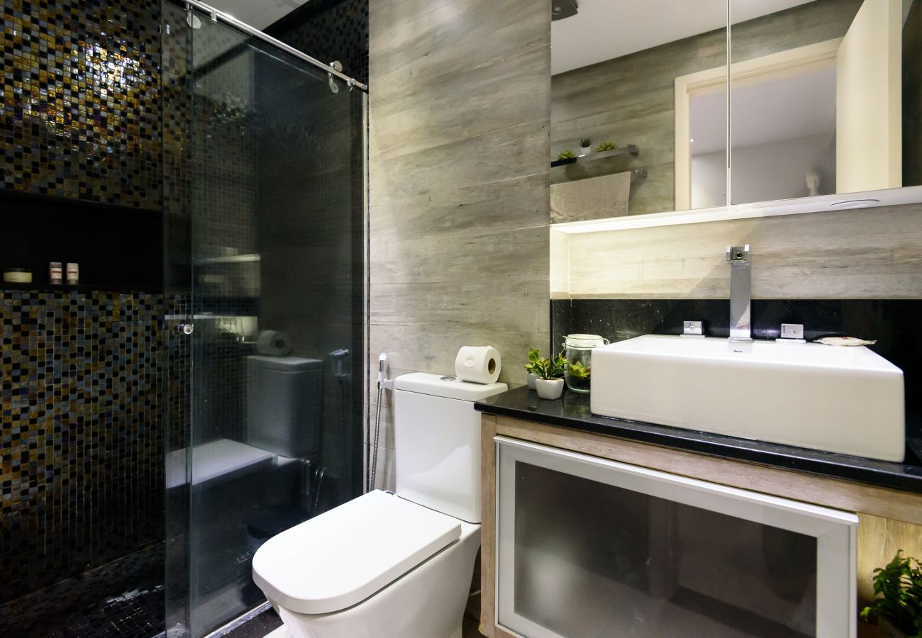 Apartment in Rio de Janeiro - 800m da Praia de Copacabana | BC101