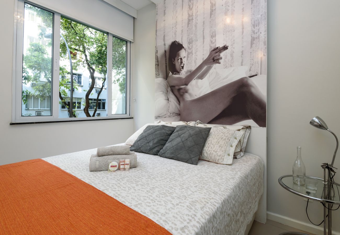 Apartment in Rio de Janeiro - 800m da Praia de Copacabana | BC101