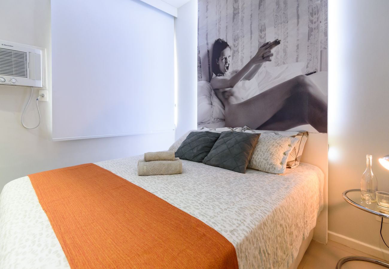 Apartment in Rio de Janeiro - 800m da Praia de Copacabana | BC101