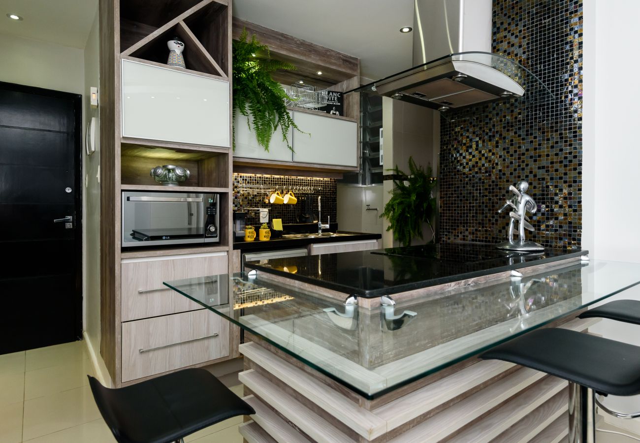 Apartment in Rio de Janeiro - 800m da Praia de Copacabana | BC101