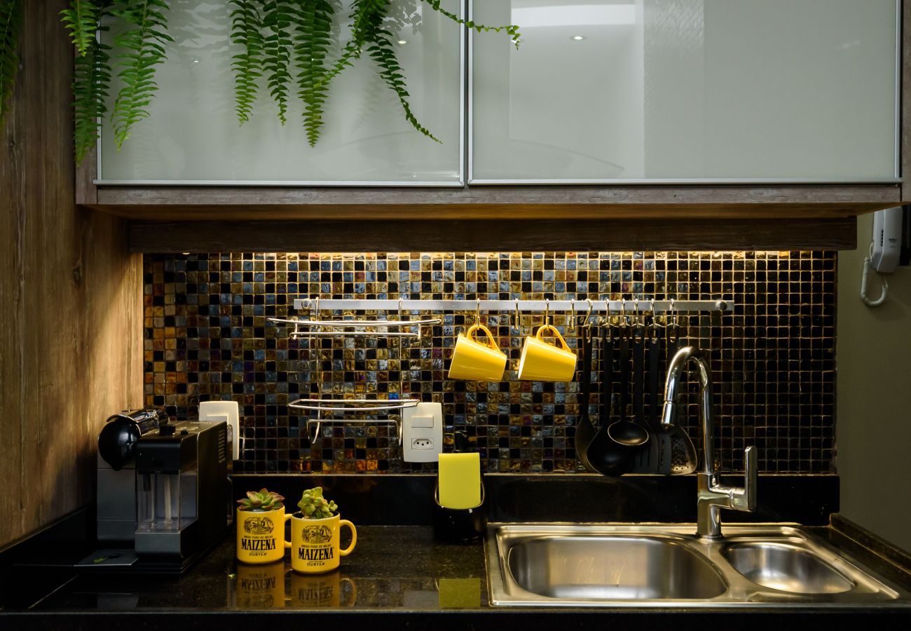 Apartment in Rio de Janeiro - 800m da Praia de Copacabana | BC101