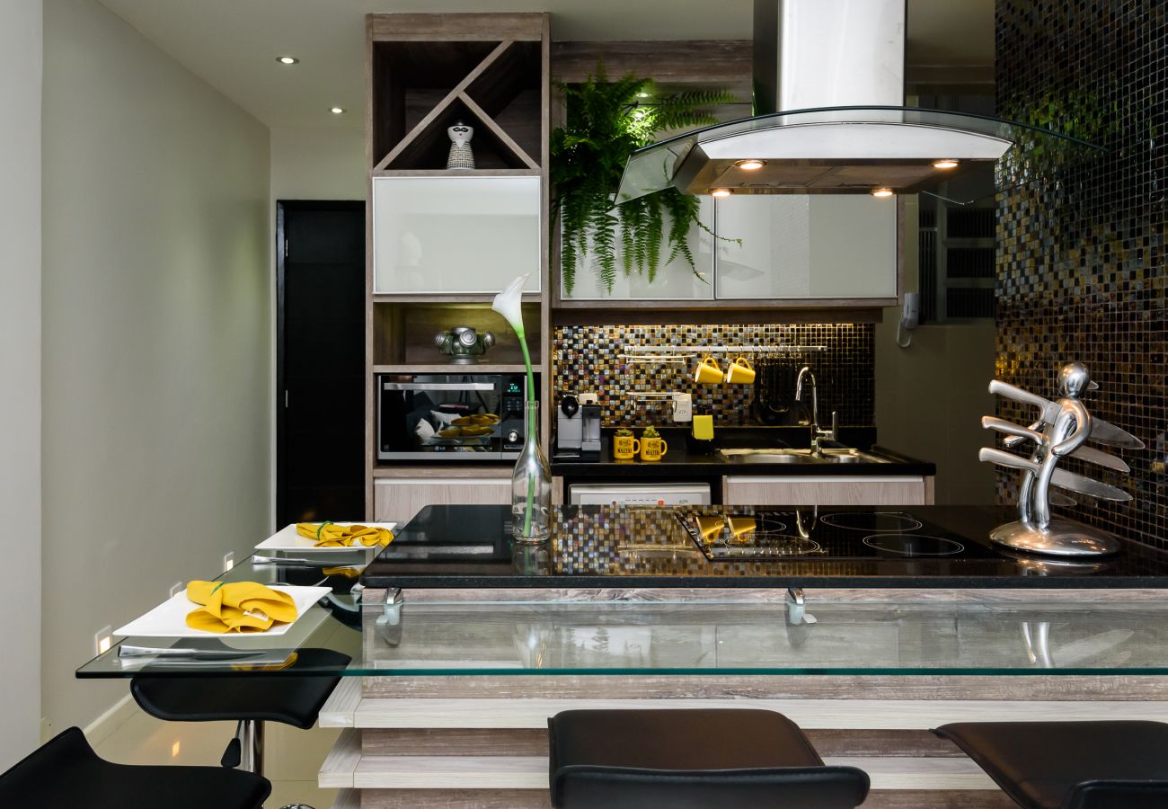 Apartment in Rio de Janeiro - 800m da Praia de Copacabana | BC101