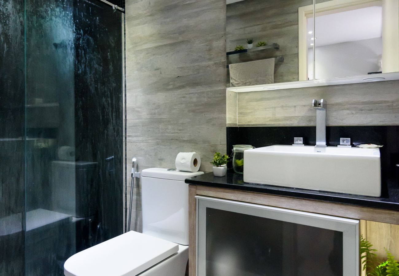 Apartment in Rio de Janeiro - 800m da Praia de Copacabana | BC101