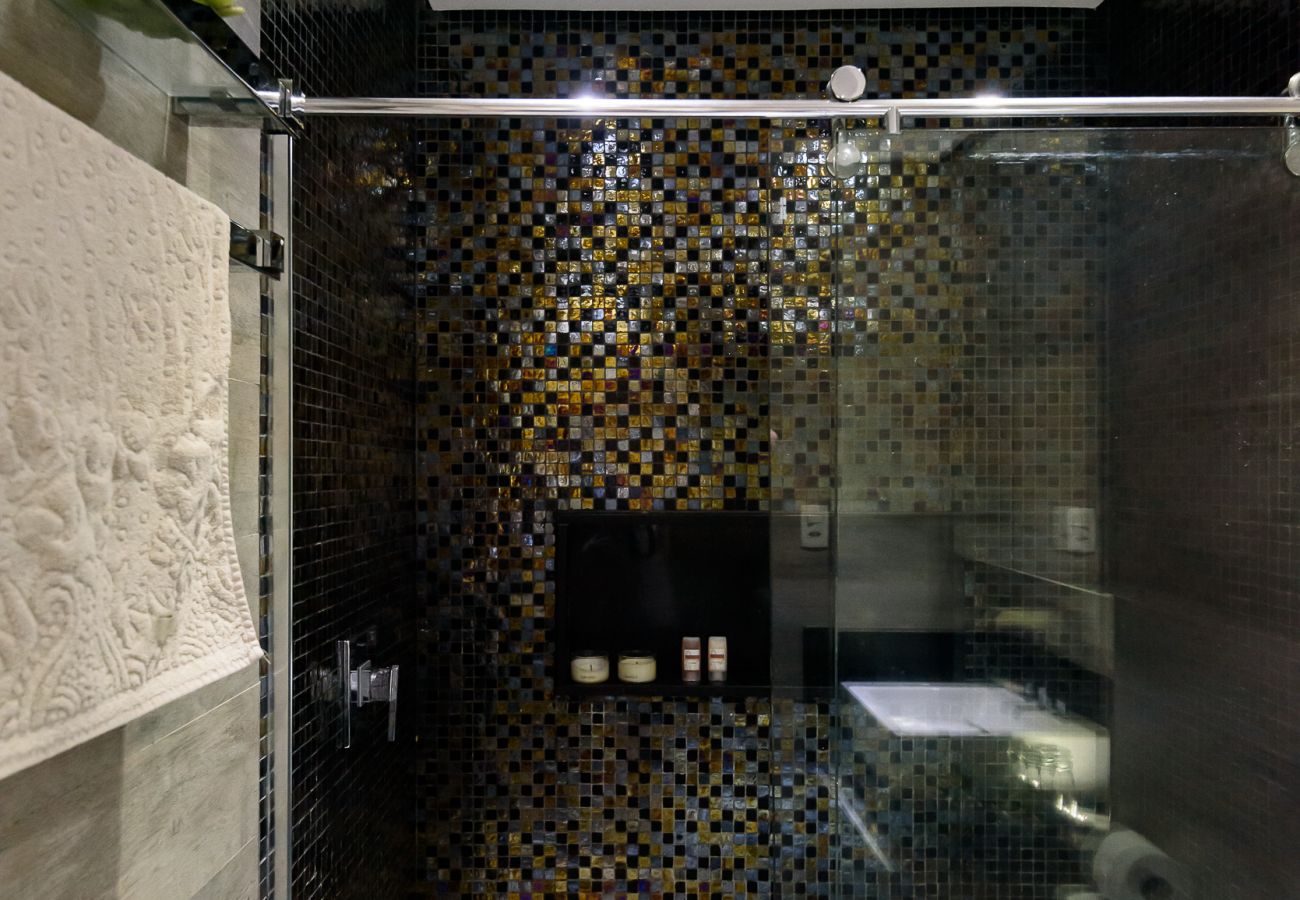 Apartment in Rio de Janeiro - 800m da Praia de Copacabana | BC101