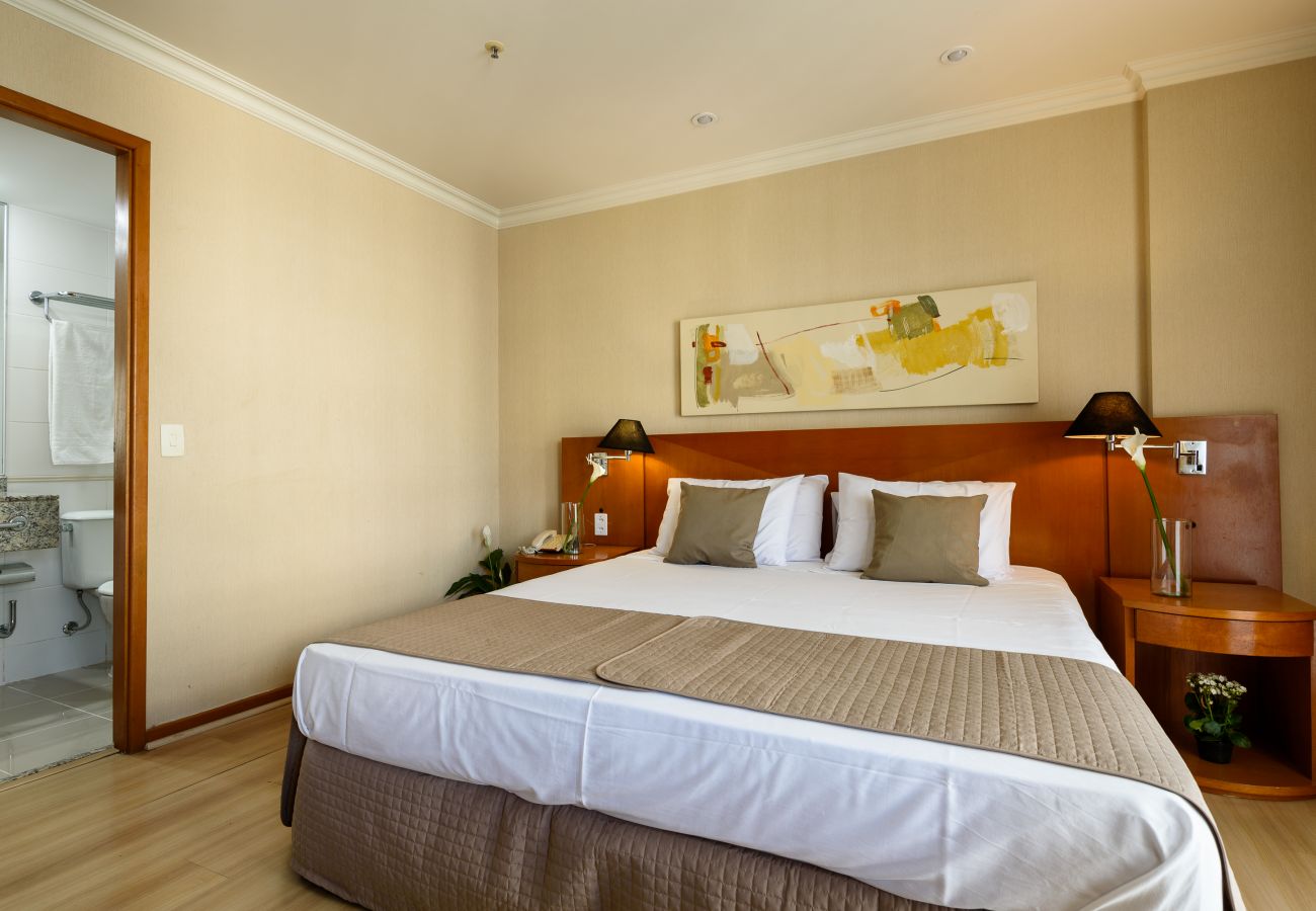 Rent by room in Rio de Janeiro - Suíte, piscina e academia | BPremium T3 Z10