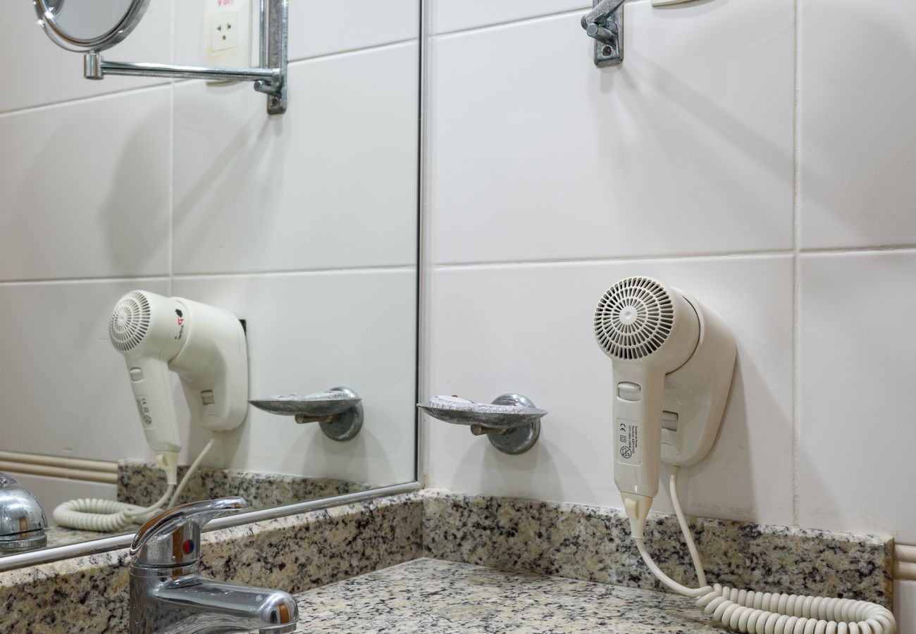Rent by room in Rio de Janeiro - Suíte, piscina e academia | BPremium T3 Z10