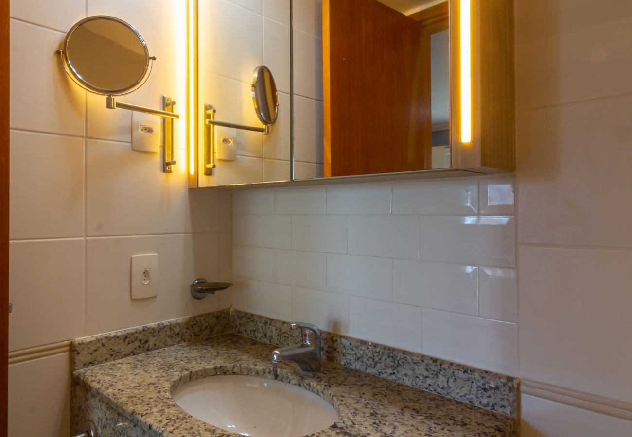 Rent by room in Rio de Janeiro - Suíte, piscina e academia | BPremium T5 
