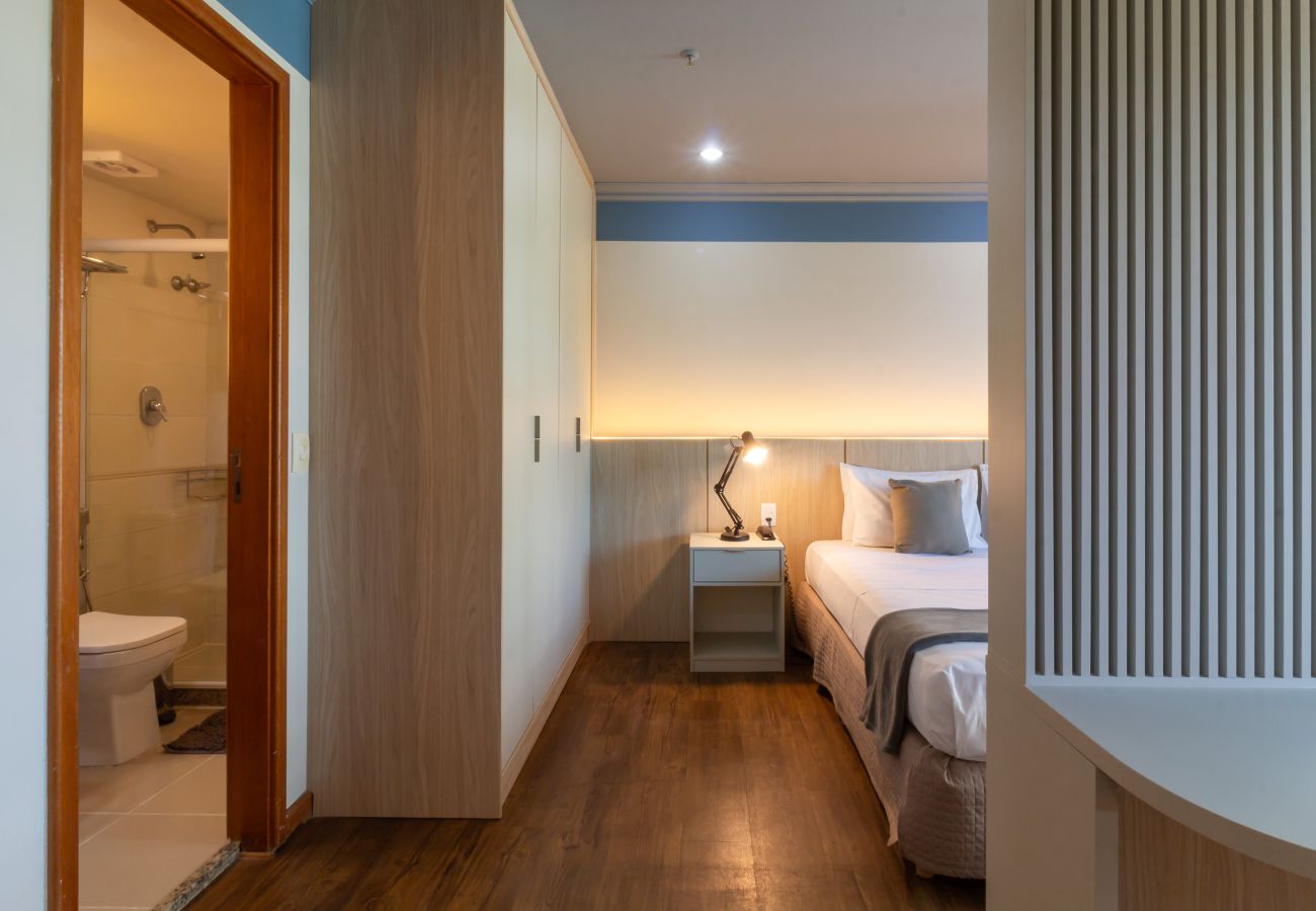 Rent by room in Rio de Janeiro - Suíte, piscina e academia | BPremium T5 