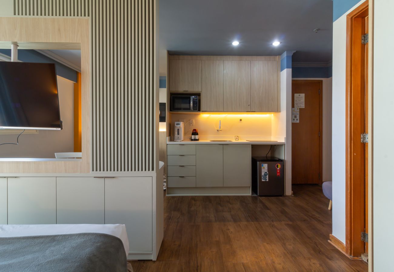 Rent by room in Rio de Janeiro - Suíte, piscina e academia | BPremium T5 