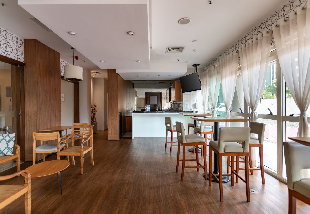 Rent by room in Rio de Janeiro - Suíte, piscina e academia | BPremium T5 