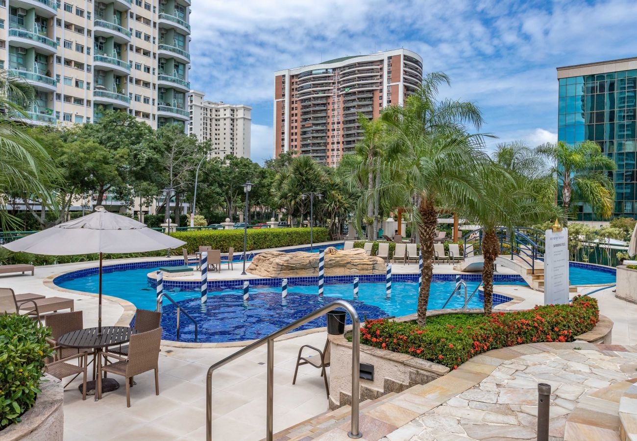 Rent by room in Rio de Janeiro - Suíte, piscina e academia | BPremium T5 