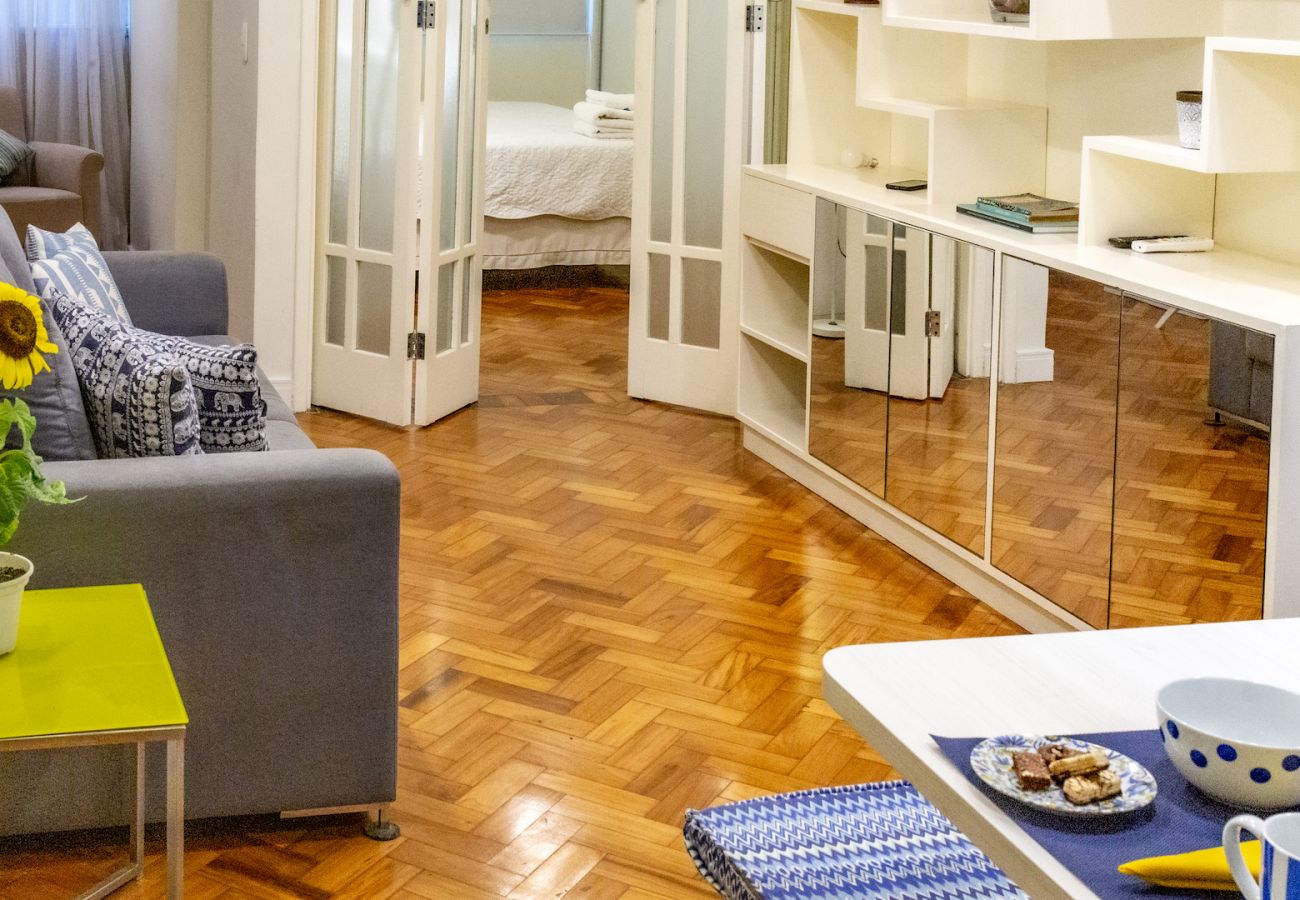 Apartment in Rio de Janeiro - 5 minutos da Praia do Leblon | AP204
