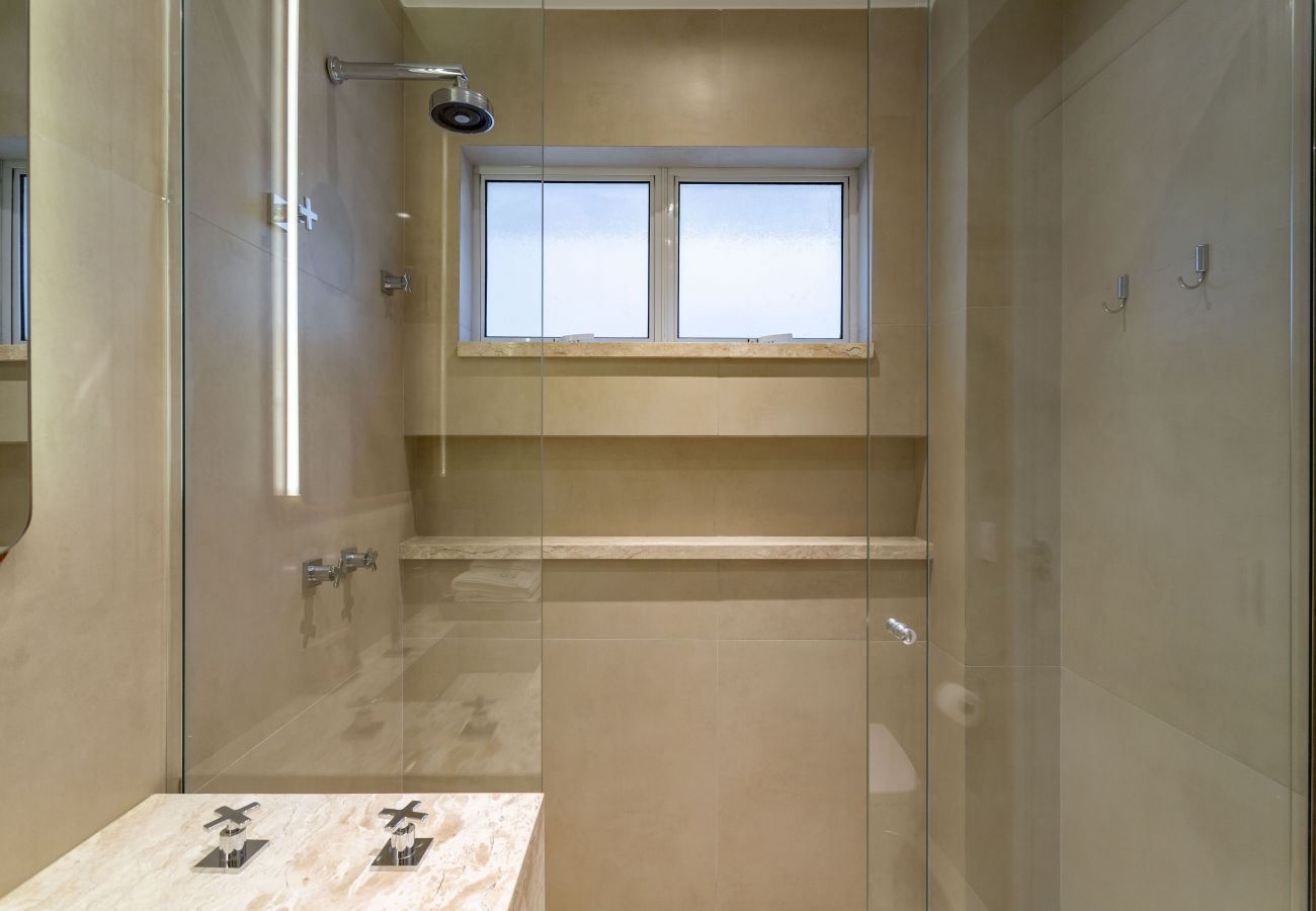 Apartment in Rio de Janeiro - Vista para praia de Copacabana | RD1003 Z4